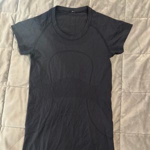 Lululemon Swiftly Tech Short Sleeve Size 4 Navy Blue